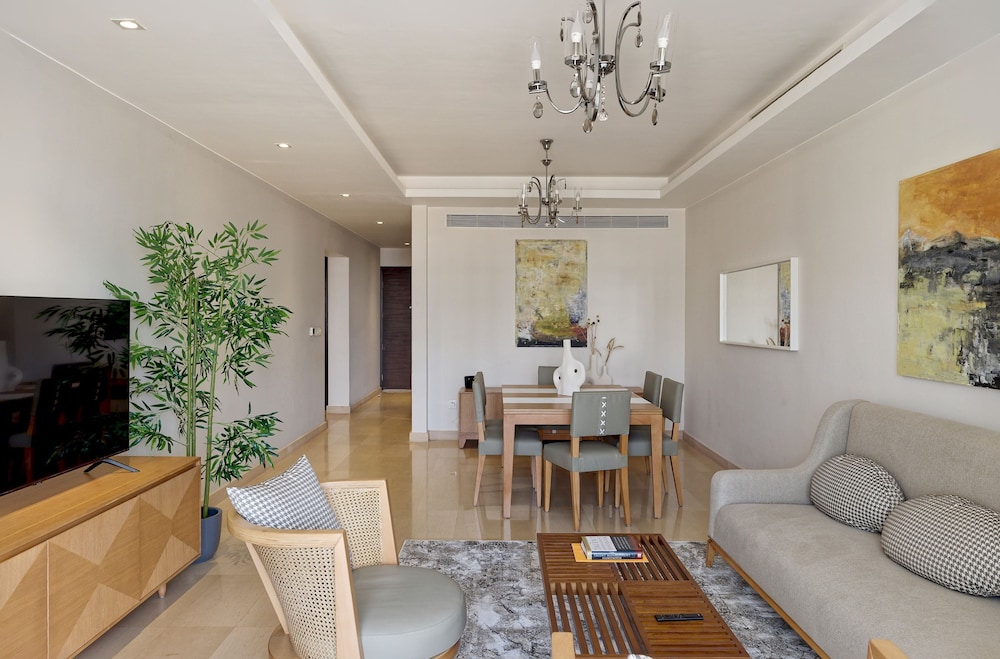 Vesta - Luxury Apt- 2Br - CFC XV