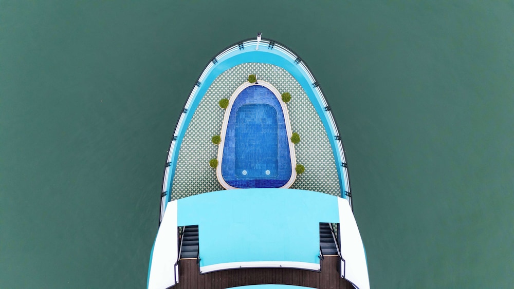Dragon Premium Cruise
