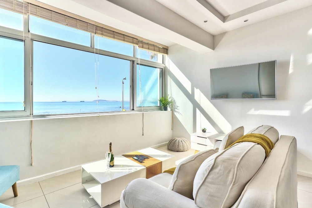 Mouille Point 1bed Apartment w View Seatide Studio