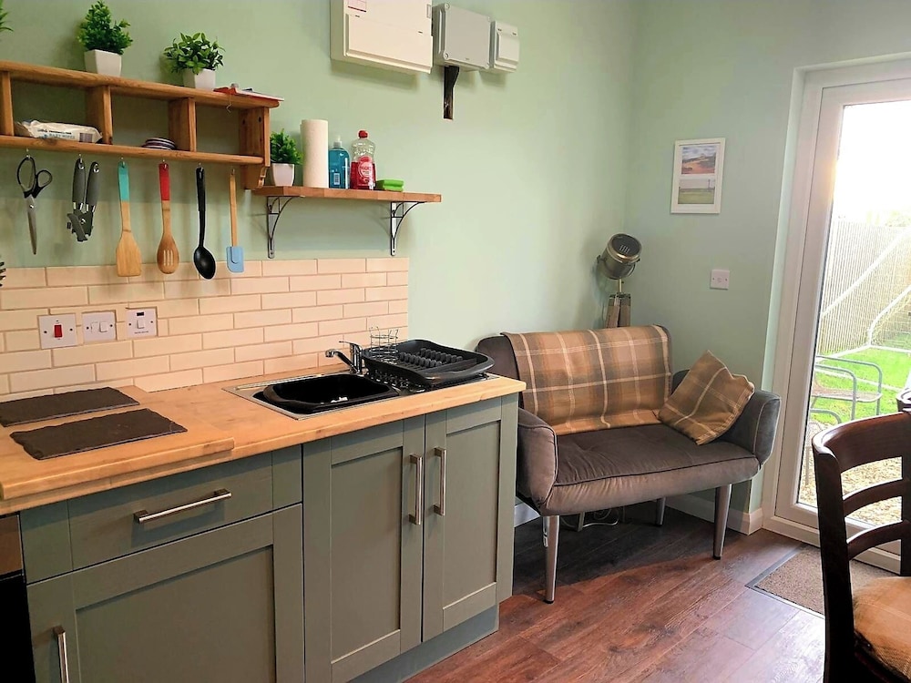 Y Caban-the Cabin-1 Bed-sleeps 2-parking-fast Wifi