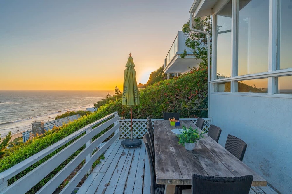 Malibu Retreat w Beach Access and Ocean View