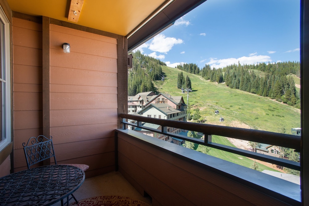 Winter Park CO Condos - Zephyr Mountain Lodge