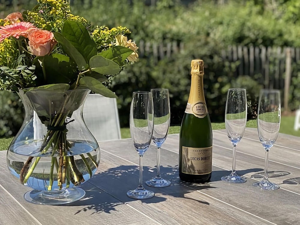 Stylish Westende Getaway
