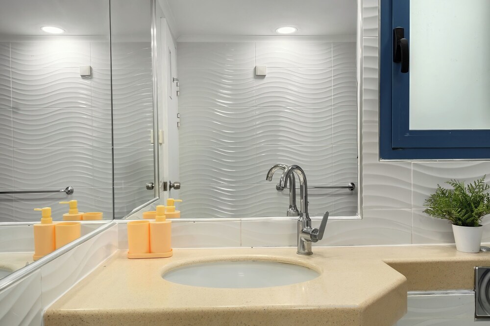 Royal Park Apt Resort by Sea N Rent