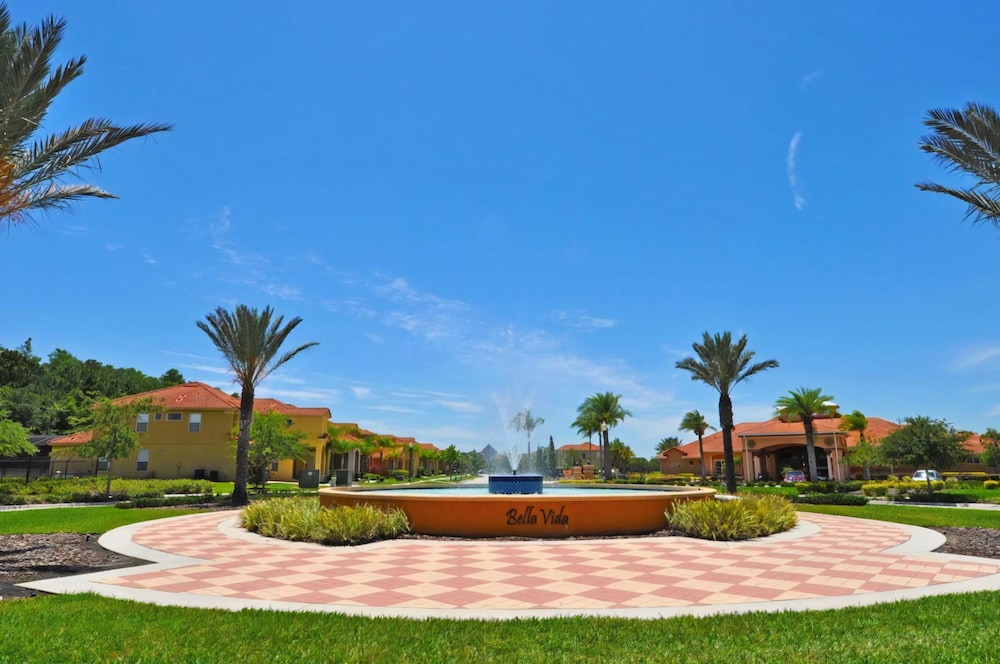 Emulsive Pool Home in Kissimmee 6 Miles to Disney
