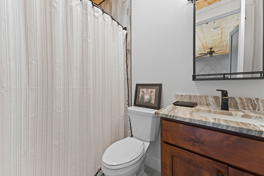 Gray Fox Lodge by Avantstay Waterslide Pool Theater Sleeps 23