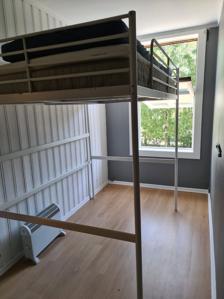 S12 2nd Floor Room in Elegant Apartment view 5