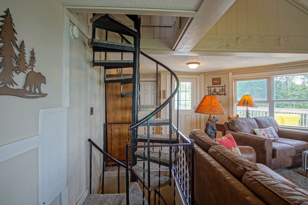 Fall Retreat Hutch 6 Slope Side 5BR on Cupp Run
