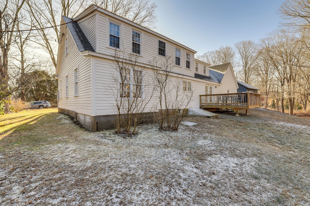 3 Mi to Dtwn: Mystic Getaway w/ Deck & Grill!