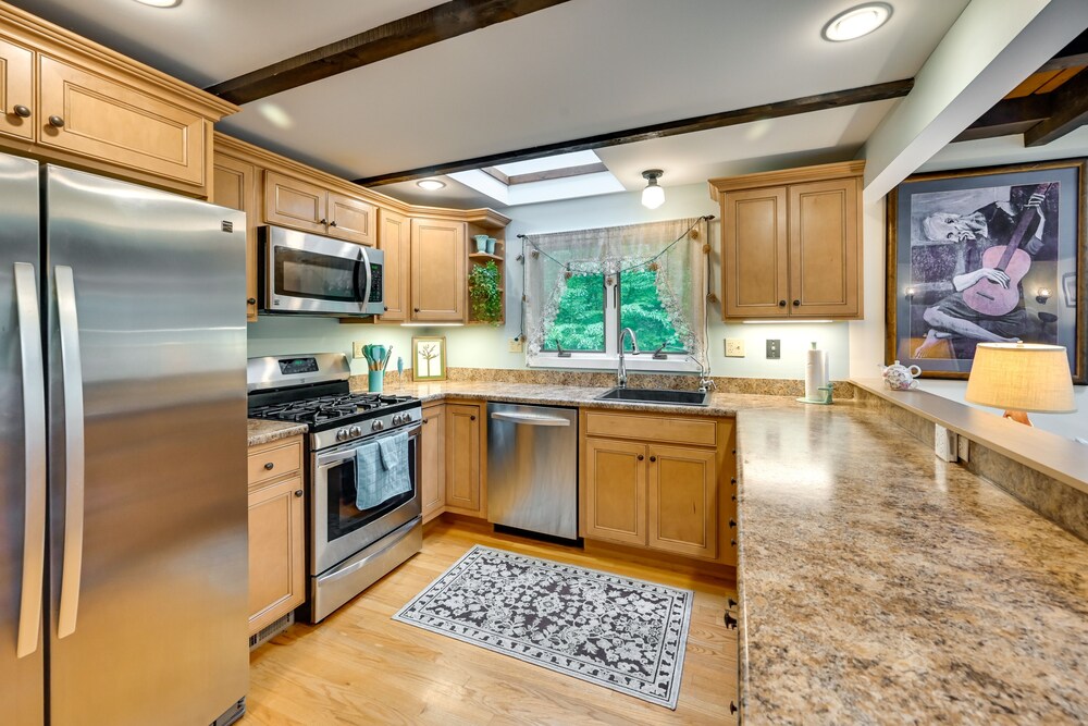 Tolland Cabin w/ Private Hot Tub & Grill!