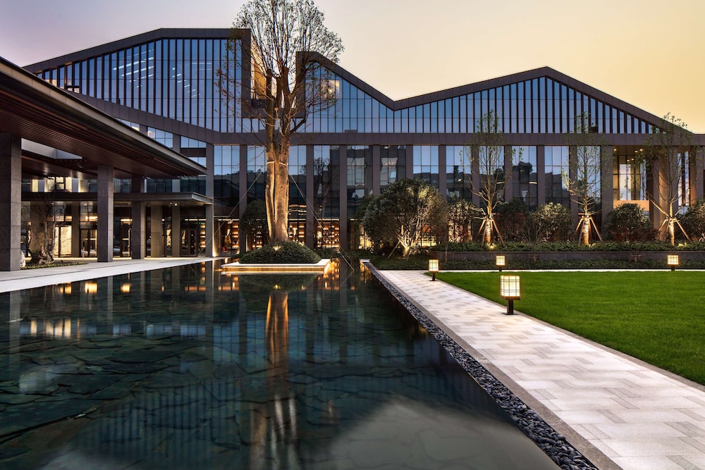 Hilton Ningbo Dongqian Lake