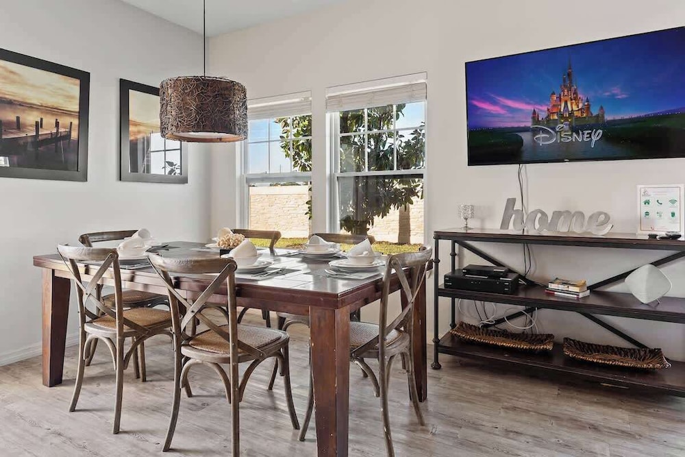 Cozy 4BR Retreat Near Orlando Attractions