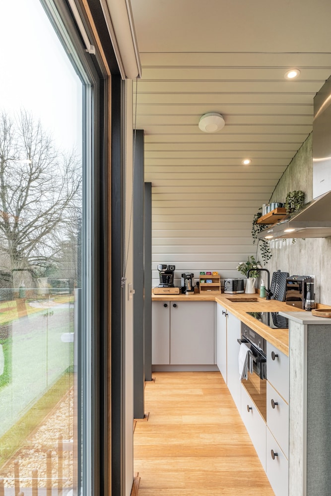 Sustainable Pod on Old Chalford Farm