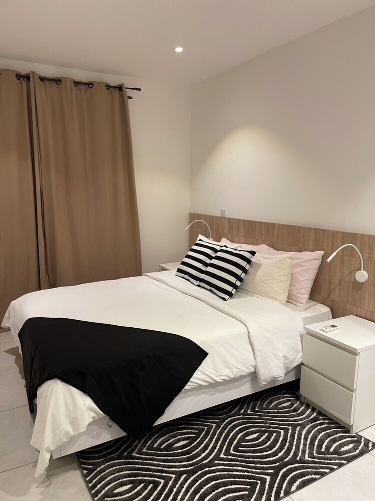 Meraki Homes at Embassy Gardens