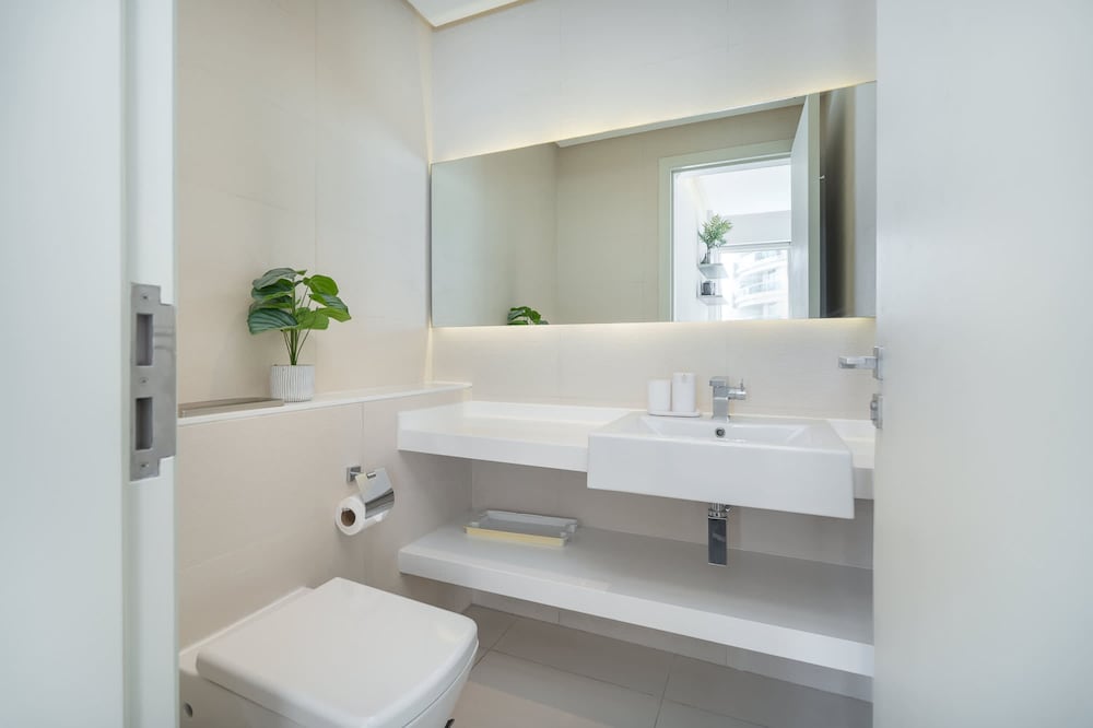 Cozy 1-bedroom Apartment at West Avenue Tower Near Marina Beach