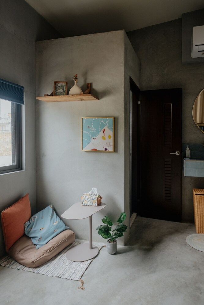 Slack BnB - Hostel view 2