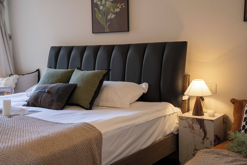 Book and Bed-People's Square