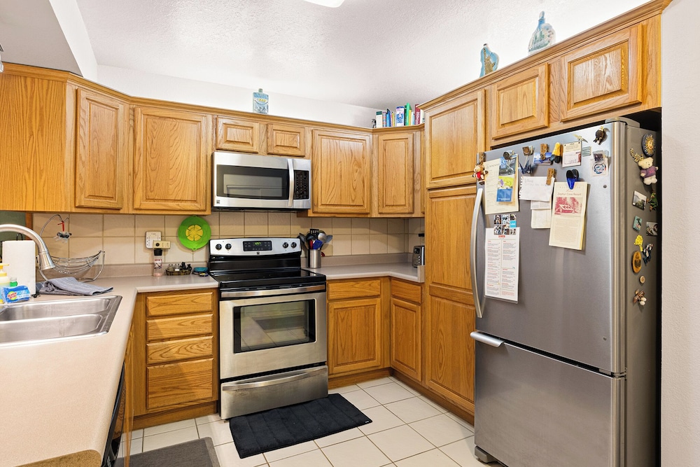 Sierra Pines Retreat Sleeps 6!