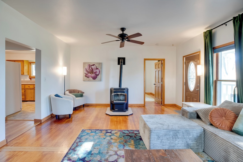 Rural Home Near Event Venue! 26 Mi to Black Canyon