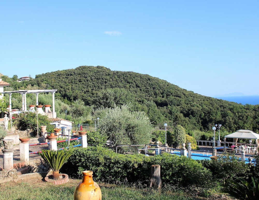 Villa Bice With sea Viewpool view 3