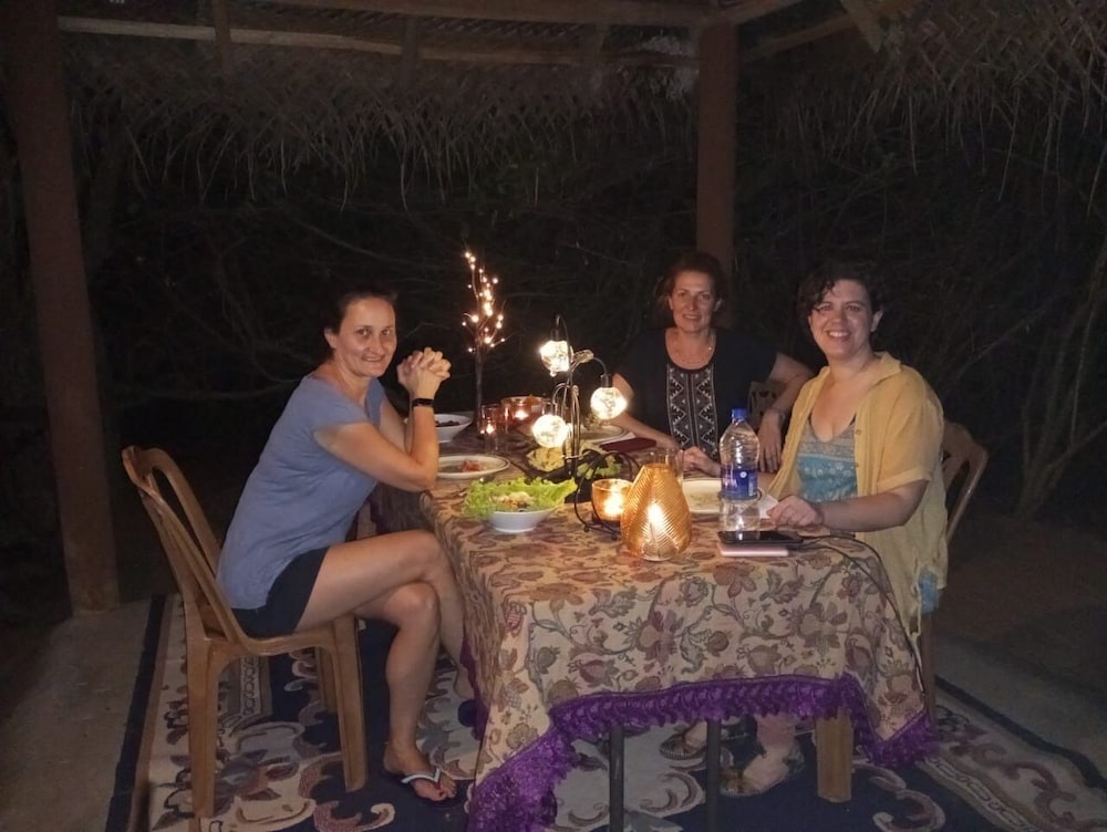 Podi Hoona Yala Safari Camp
