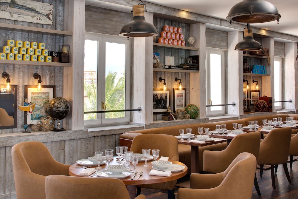 Grand Hotel Des Sablettes Plage, Curio Collection By Hilton