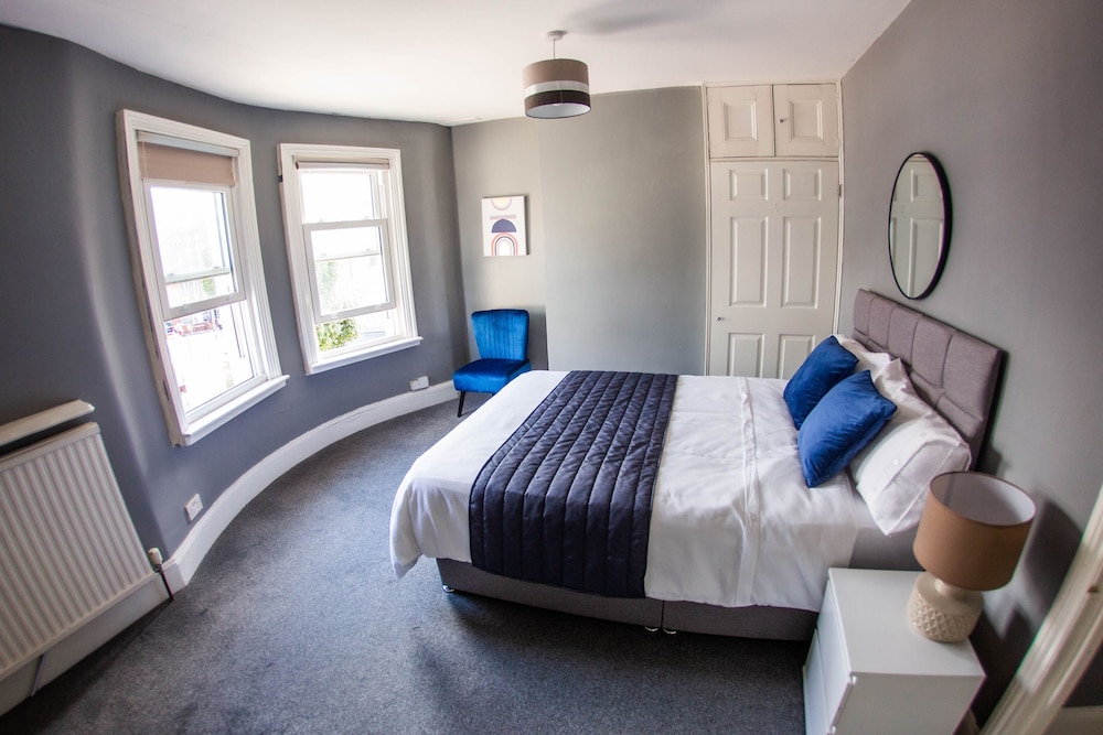 Stunning 3-bed House in Brighton view 3