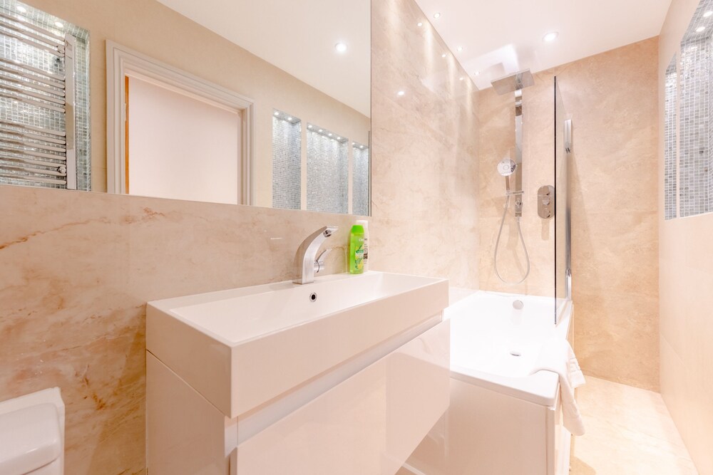 Central 2 Bedroom Flat Near Hyde Park