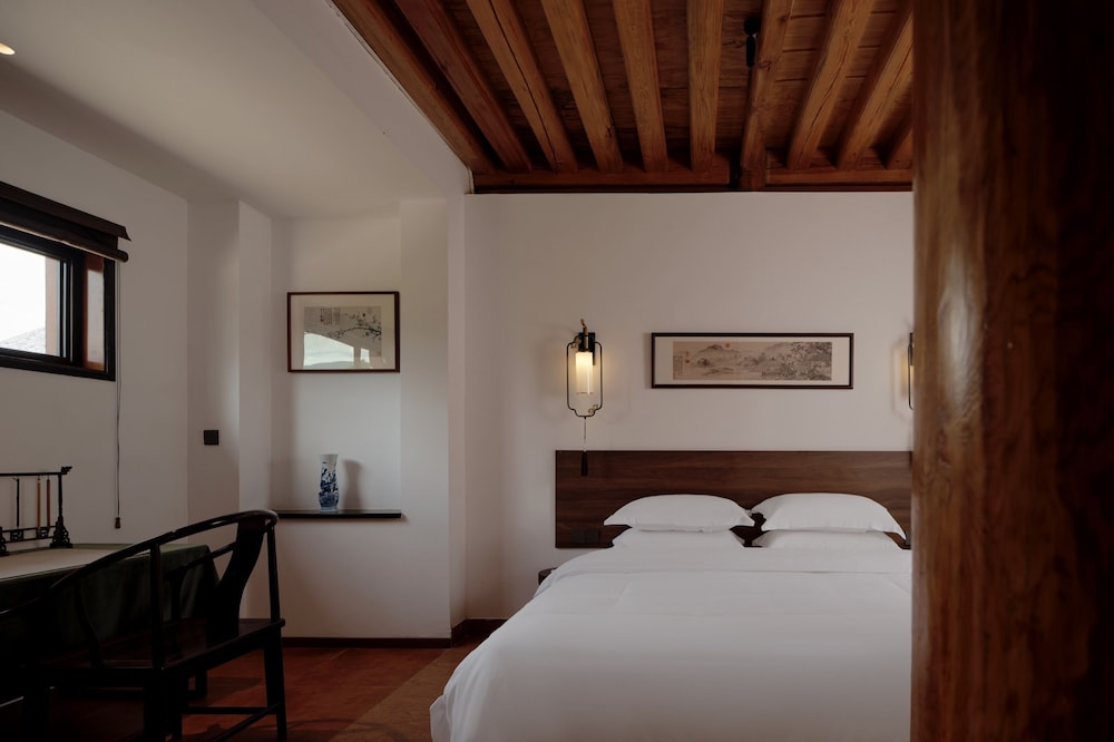 Shaxi Ancient Town Chang Le Li Chinese Courtyard Hotel