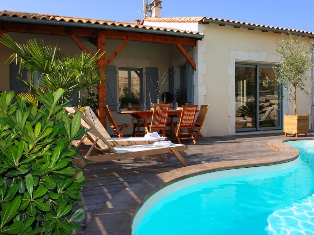 Luxury Villa With Covered Terrace in Chalais