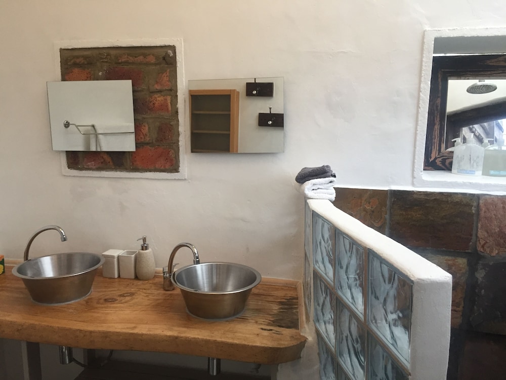 African Crags Eco Lodge