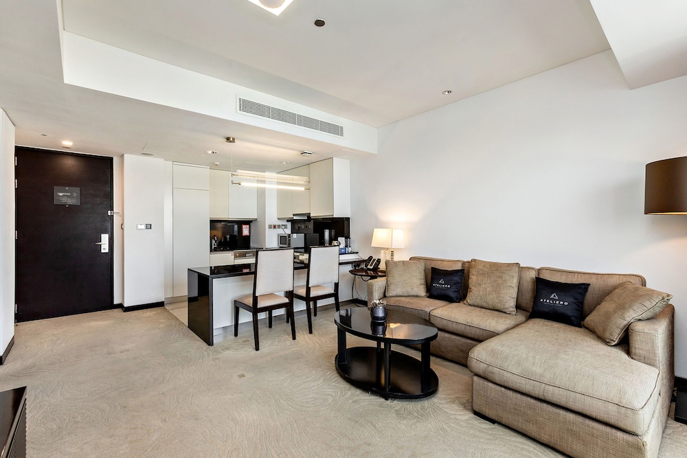 Marriott 1BR Apartment with Marina View