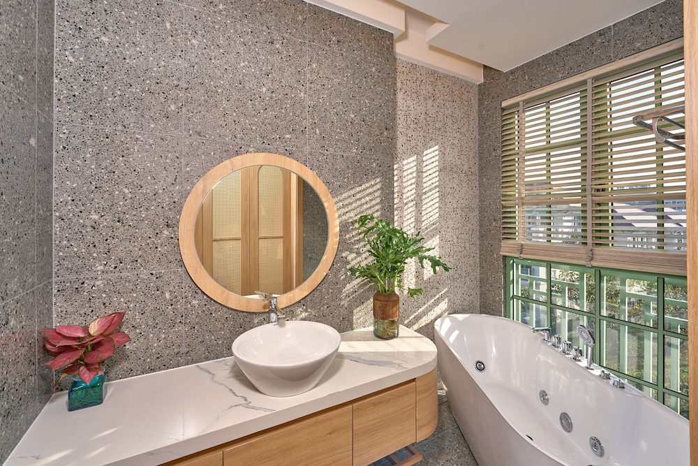 Luxury 4 bedroom Solar Villa