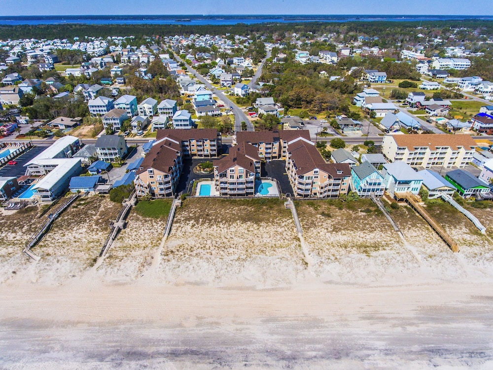 Sand Pebbles by Carolina Retreats