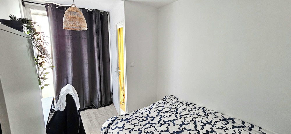 Private Room in a Shared Flat - Villeurbanne