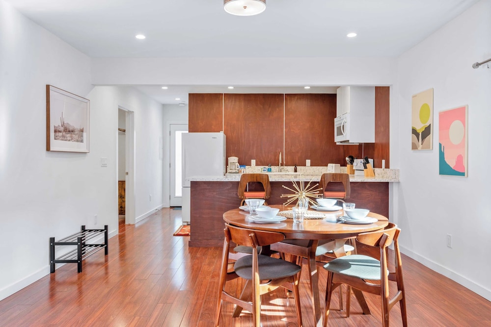 2 Units in Prime Hollywood Location Chic Renovated 1bdrs w/ Patio Avantstay