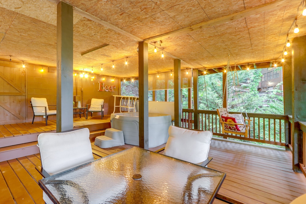 'deer Haven' Cabin: 5 Mi to Dtwn Blue Ridge! view 2