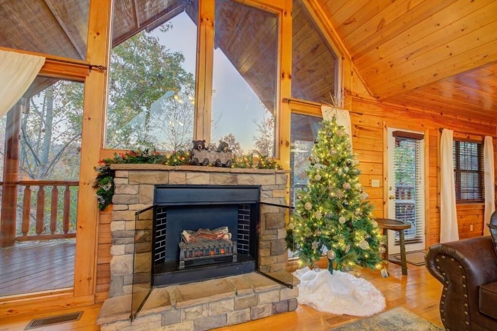 All Ya Need 4 Bedroom Cabin
