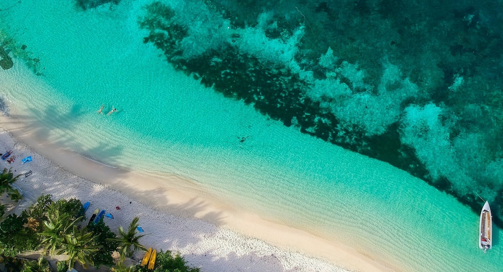 Barefoot Kuata Island Resort Fiji