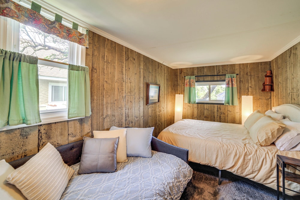 Steps to Lake Huron: Retreat w/ Yard in St Ignace