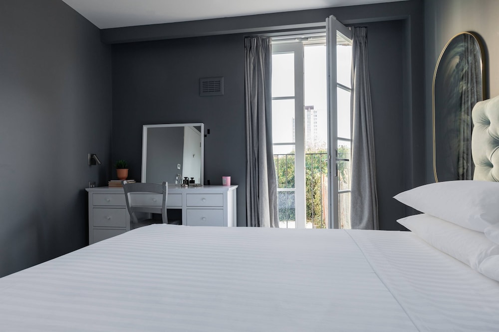 Prince of Wales Road III by Onefinestay