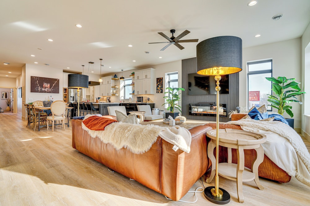 Walk to Lake City Marina: Condo w/ Rooftop Deck!