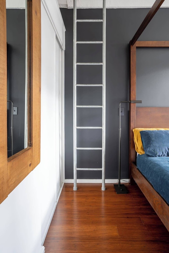 Cosy CBD Loft Walk to Dining+Shopping Zodiak Stays