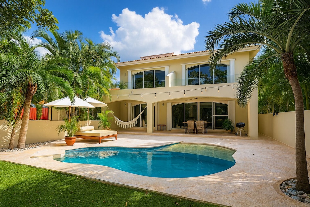 Family Villa Private Pool 3 Min Walk To The Beach