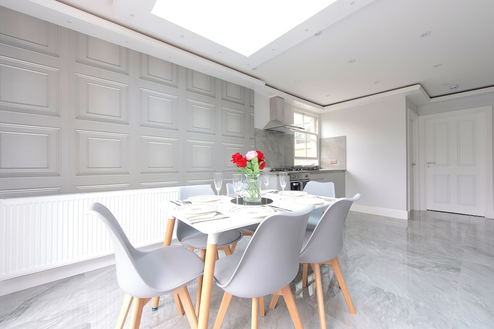 The Pond House - Ensuite Rooms
