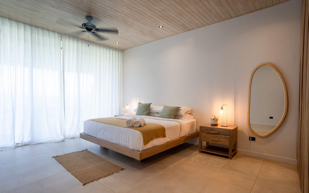 Chic 3BR Private Terrace Nature Views