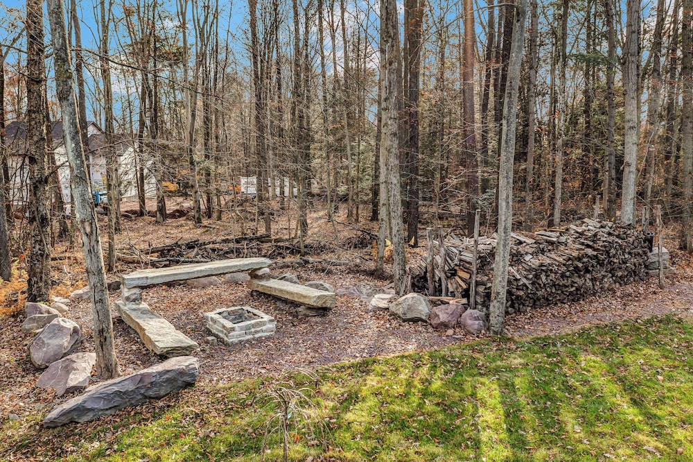 Grand Timber by Avantstay Indoor Pool, Sports Court, Game Room, & More!