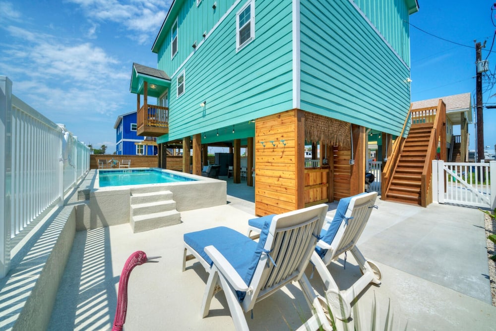 Tequila Tides by Avantstay Free Golf Cart Pool