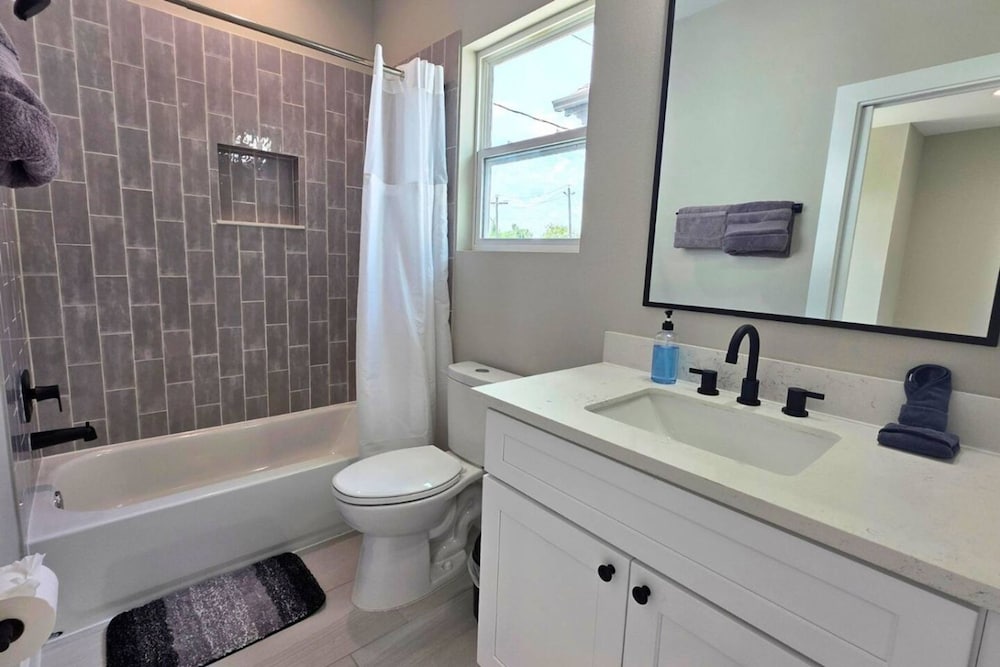 Comfy 3BR Mins to TMC NRG