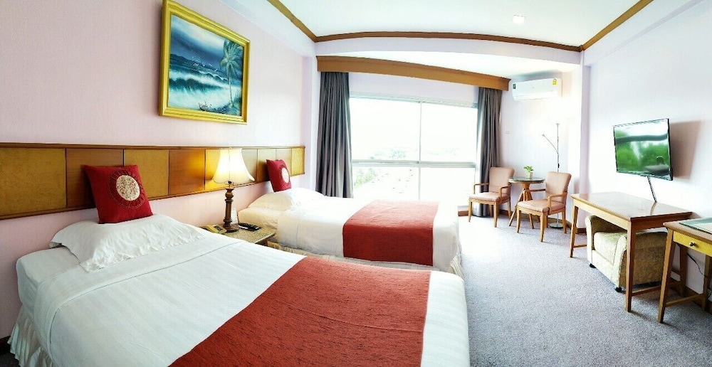 The Viangtak Riverside Hotel